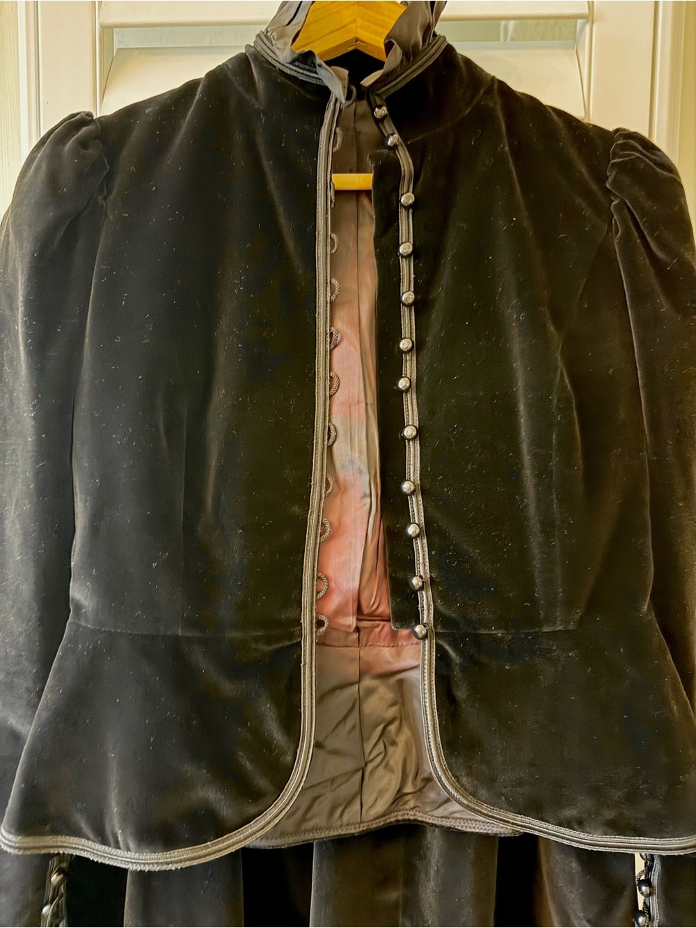 Vintage Black Velvet Women's Jacket - Elegant Button-Front Cape